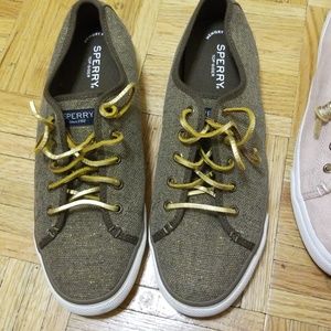 Sperry Woman's Size 9